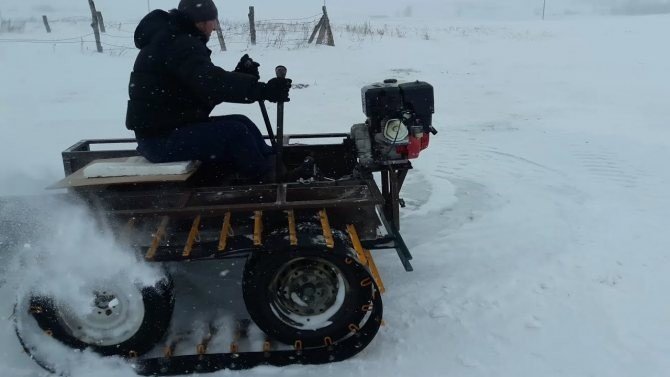 Самодельный трактор на гусеницах от снегохода