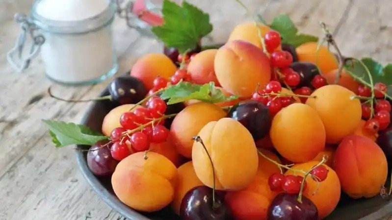 Слива малина абрикос виноград черешня