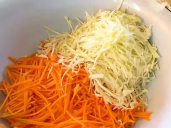 Салат из репы с морковью и мацони