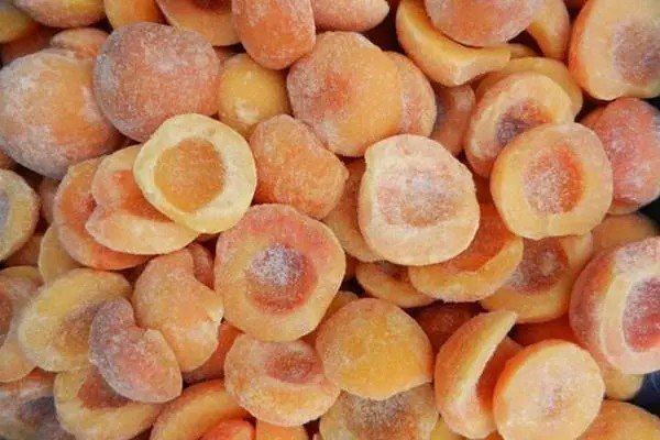 Замороженные персики в половинках